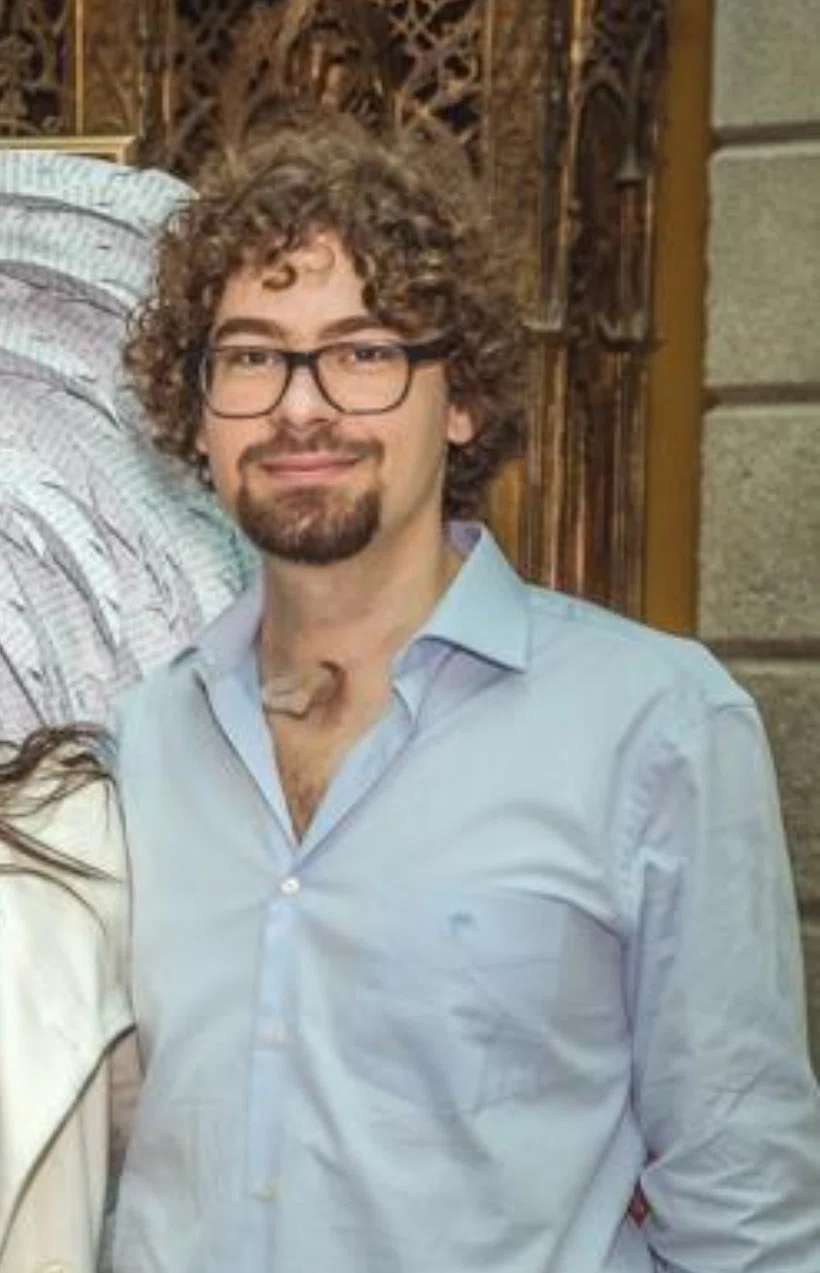 Gabriel, Infromático da Chocolateria Delícia